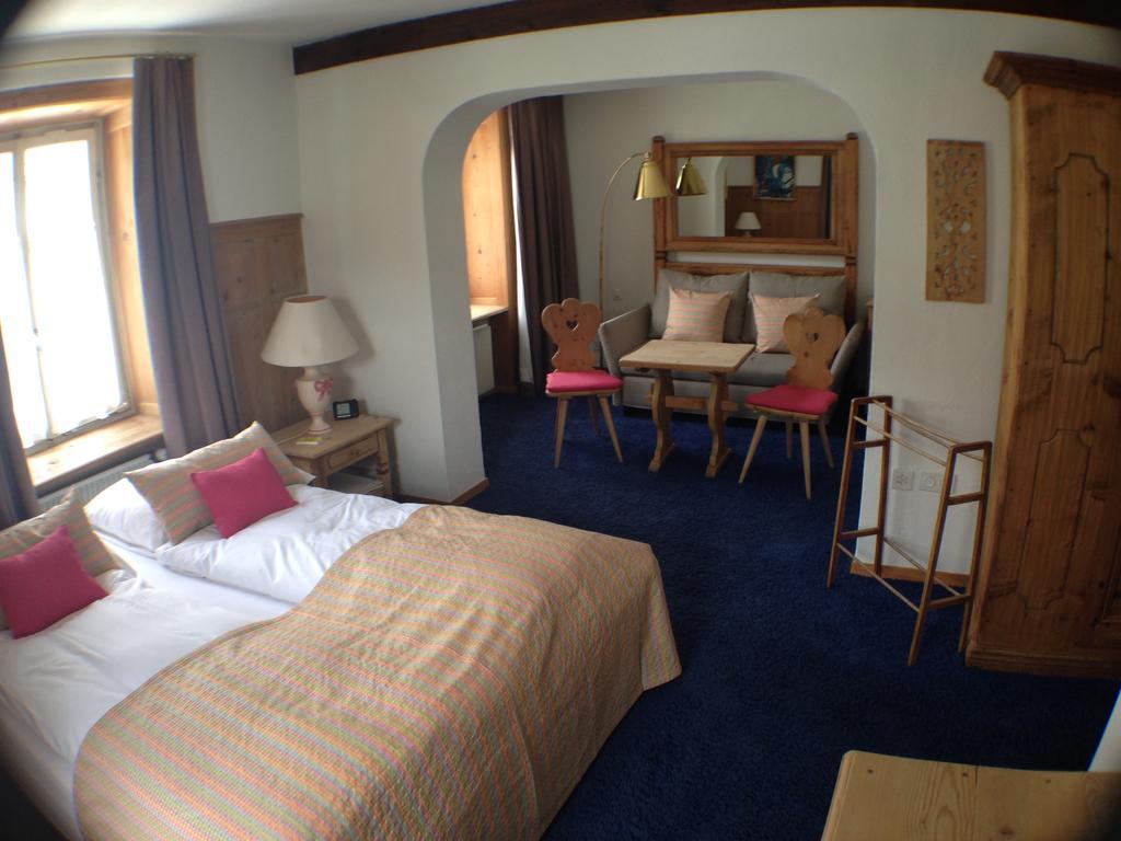 Hotel Posta Veglia Laax Habitación foto