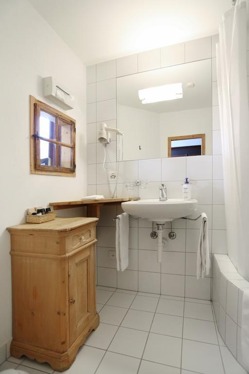Hotel Posta Veglia Laax Habitación foto
