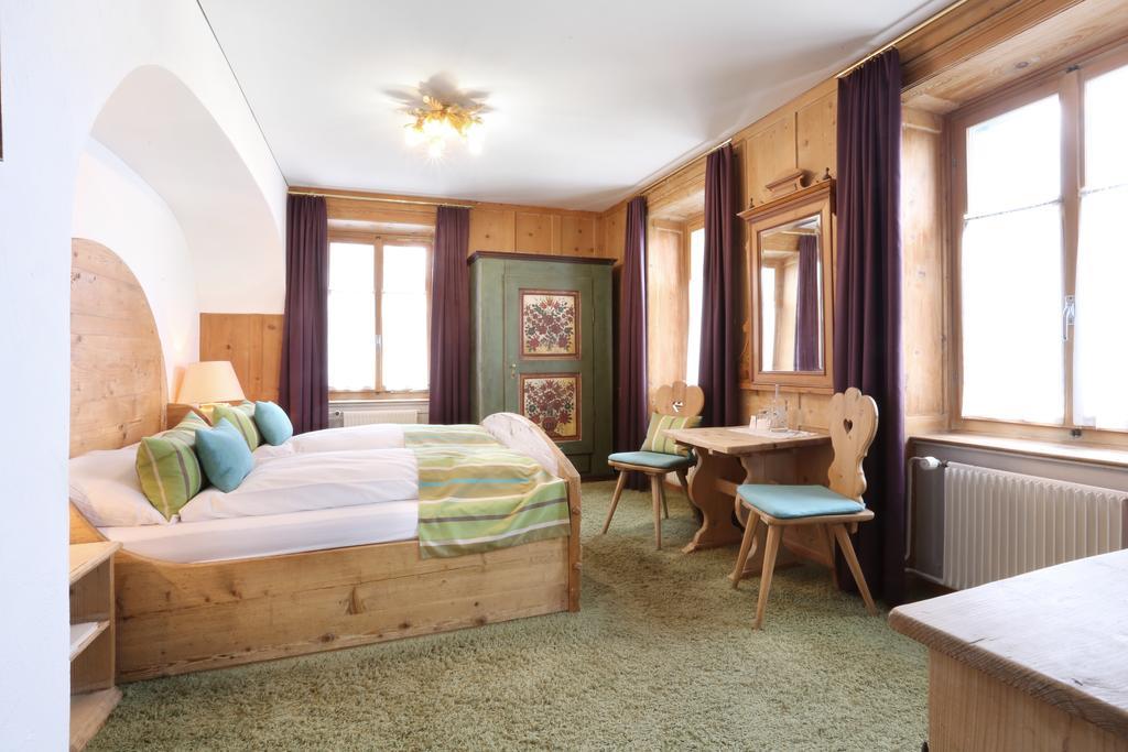 Hotel Posta Veglia Laax Habitación foto